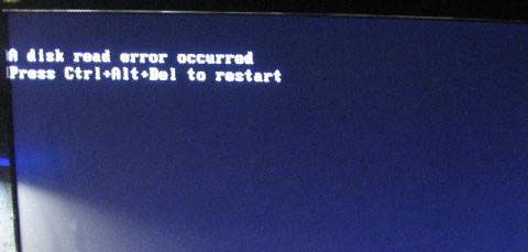Windows8系统开机显示a disk read error的解决方法